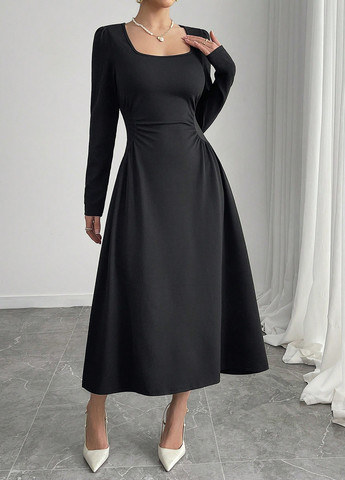 Чорна кежуал сукня SHEIN однотонна