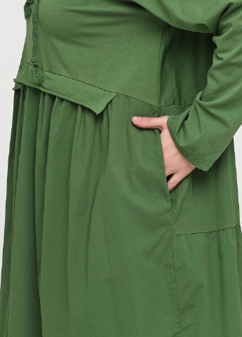 Зеленое кэжуал платье платье-худи, оверсайз Stella Milani однотонное