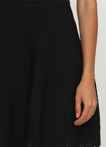 Черное кэжуал платье футляр Guess by Marciano однотонное