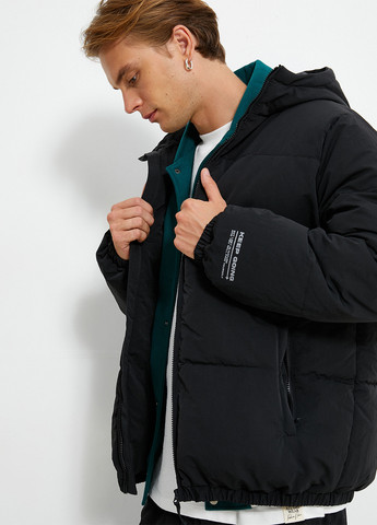 Черная зимняя куртка KOTON