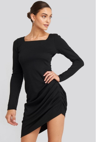 Чорна кежуал плаття, сукня з відкритою спиною NA-KD однотонна