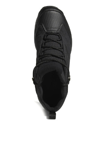Черные зимние ботинки adidas