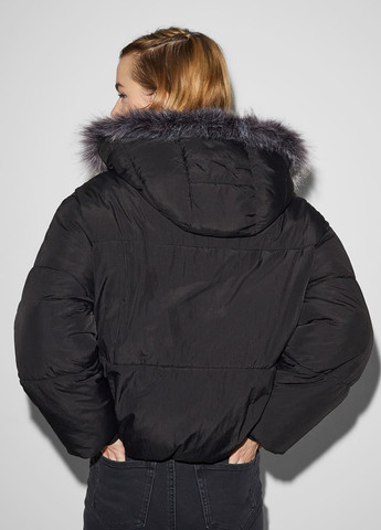 Чорна зимня куртка C&A