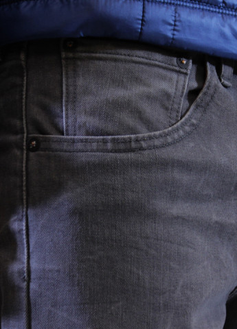 Серые демисезонные зауженные джинсы Levi's