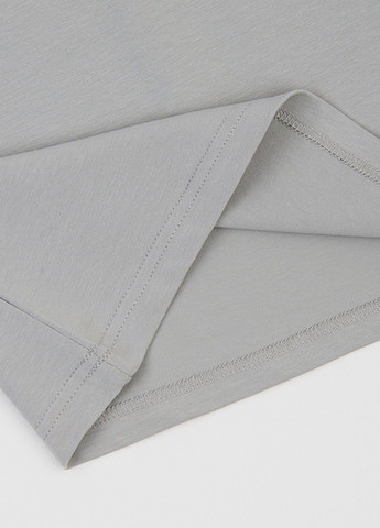 Серая летняя футболка Ляля