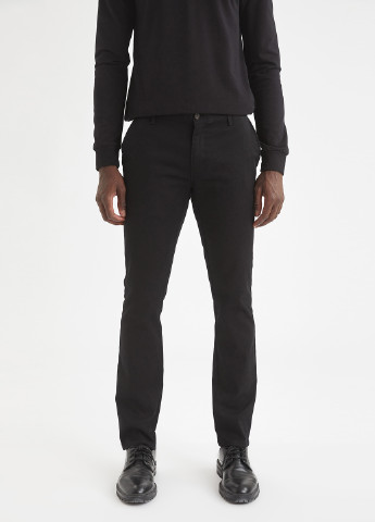 Черные классические демисезонные зауженные, укороченные брюки DeFacto