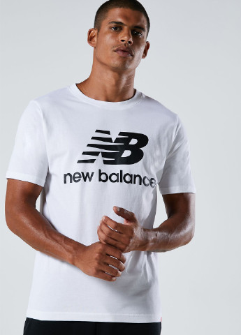 Белая футболка New Balance
