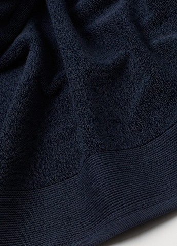 Полотенце, 70х140 см H&M однотонный темно-синий