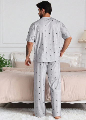 Светло-серый демисезонный костюм (футболка, брюки) SHEIN