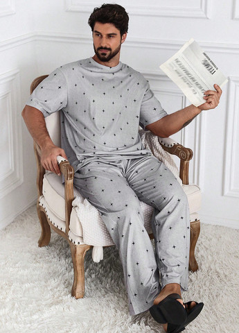 Светло-серый демисезонный костюм (футболка, брюки) SHEIN