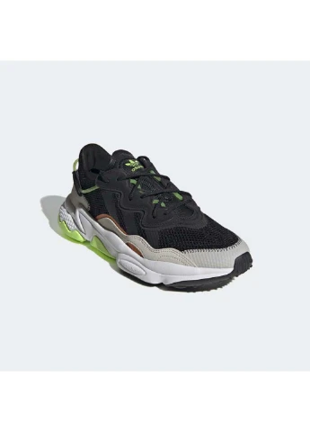 Черные демисезонные кроссовки adidas
