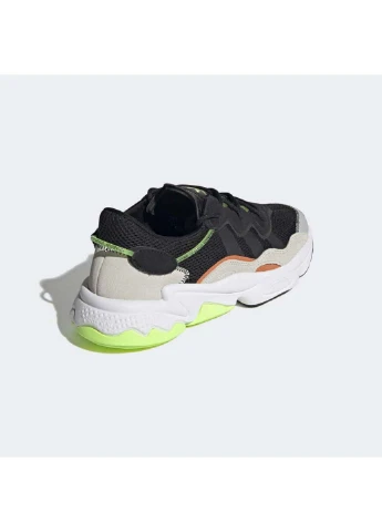 Черные демисезонные кроссовки adidas
