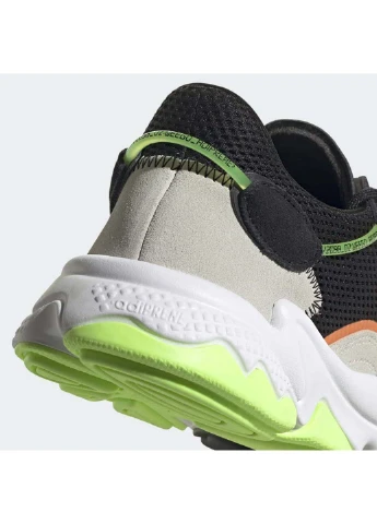 Черные демисезонные кроссовки adidas