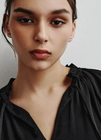Чорна блузка DKNY