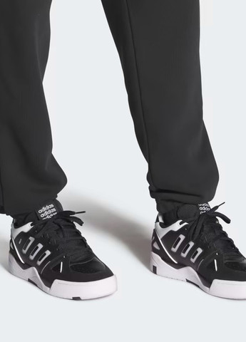 Черные всесезон мужские кроссовки adidas со шнурками