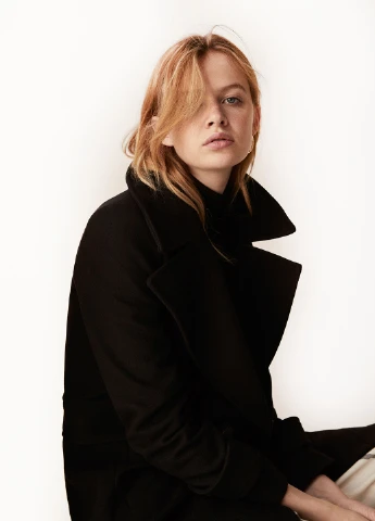 Черное демисезонное Пальто Massimo Dutti