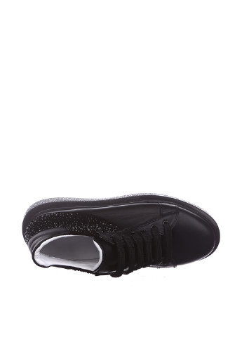 Черные демисезонные кроссовки Tucino