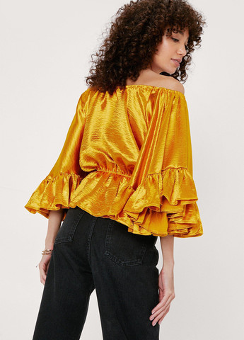 Золотая блуза с баской Nasty Gal