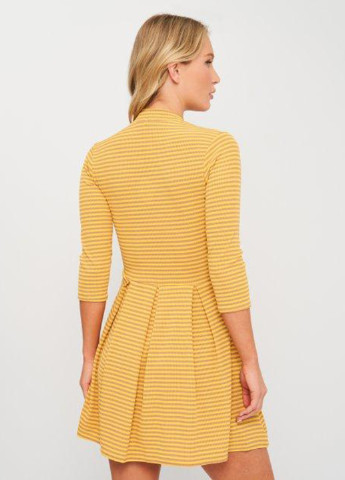 Жовтий кежуал сукня дзвін Sisters Point в смужку