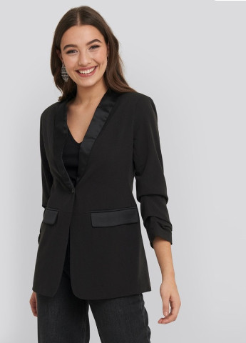 Черный женский пиджак со сборками на рукавах и атласным воротником NA-KD -