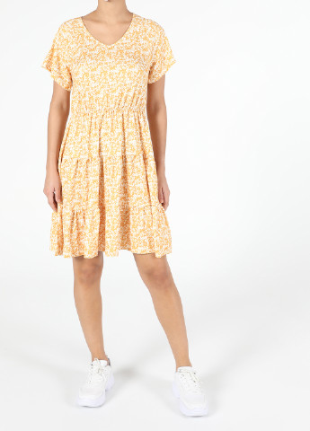Женское летнее Платье платье-футболка Colin's с цветочным принтом