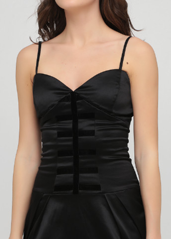 Чорна коктейльна сукня з відкритою спиною Primo Emporio однотонна