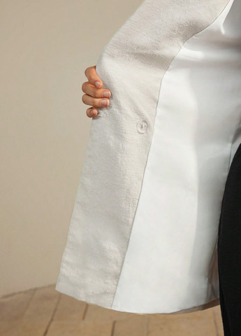 Белый женский жакет SHEIN однотонный - демисезонный