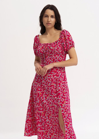 Малиновое кэжуал платье миди с коротким рукавом а-силуэт KASTA design с цветочным принтом