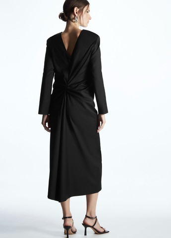 Чорна сукня з вовною Cos однотонна