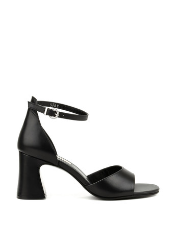 Черные босоножки Le'BERDES с ремешком