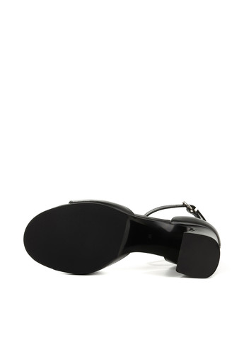 Черные босоножки Le'BERDES с ремешком