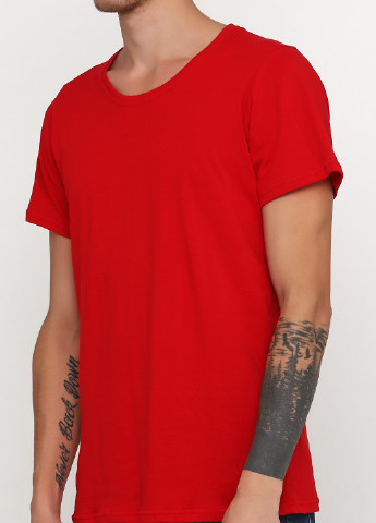 Красная летняя футболка Shik