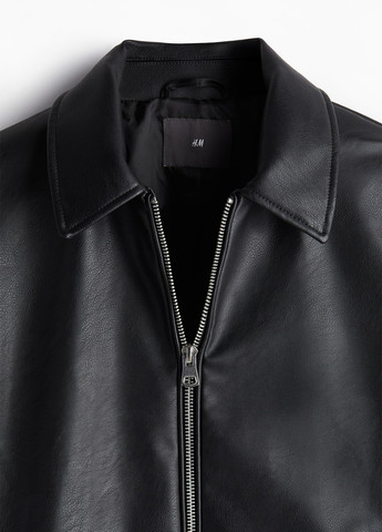 Черная демисезонная куртка H&M