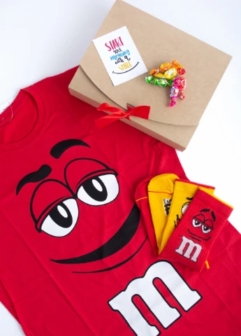 Подарочный набор женский. Футболка красная с принтом "M&M's", носки с принтом "M&M's" Maybel - (252657880)