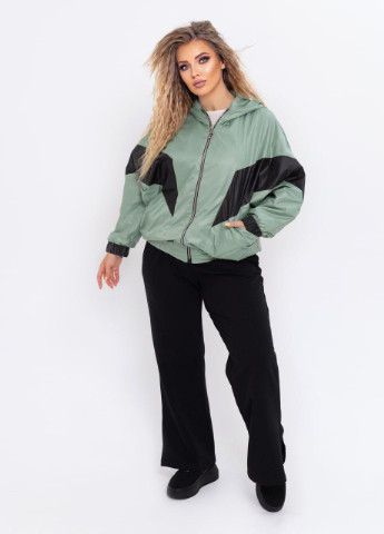 Оливкова куртка женская с капюшоном на подкладке оливкового цвета р.50/52 374487 New Trend