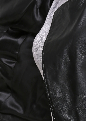 Черная демисезонная куртка кожаная Undo