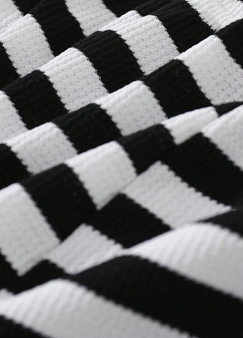 Чорно-білий літній костюм (майка, шорти) SHEIN