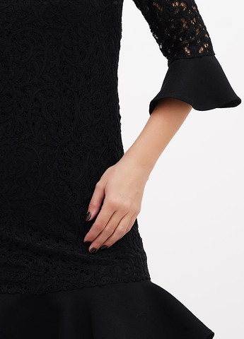 Черное кэжуал платье Sassofono однотонное