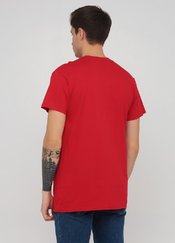 Червона футболка Hanes
