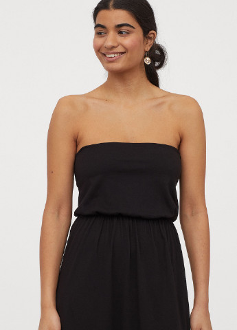 Черное кэжуал платье с открытыми плечами, клеш H&M однотонное
