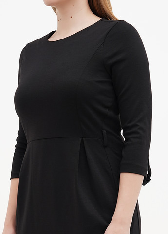 Черное кэжуал платье футляр Sassofono однотонное