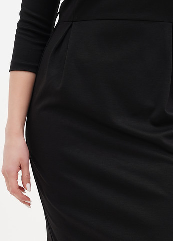 Черное кэжуал платье футляр Sassofono однотонное