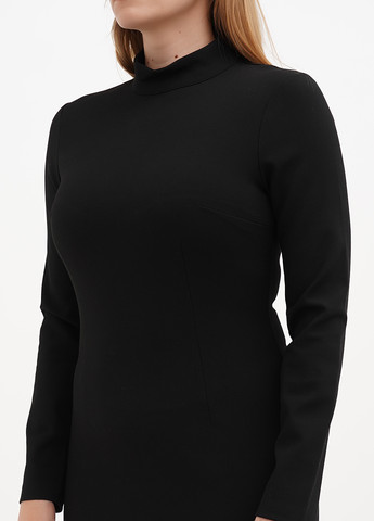 Черное кэжуал платье Sassofono однотонное