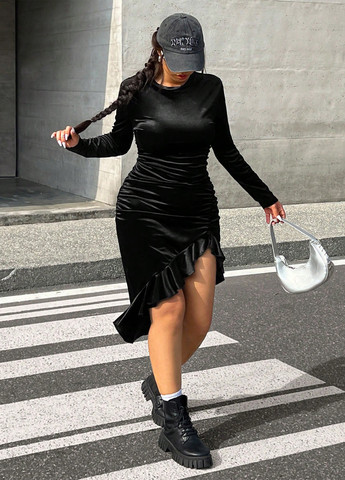 Черное кэжуал платье силуэтная SHEIN однотонное