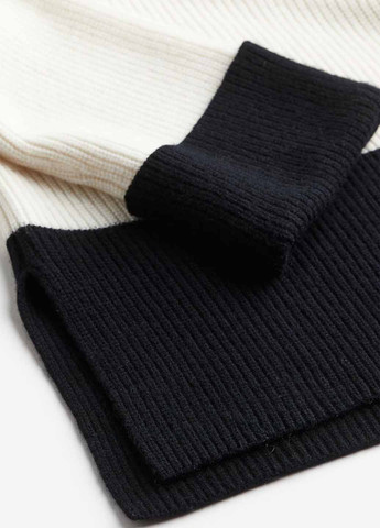 Комбинированный зимний свитер H&M