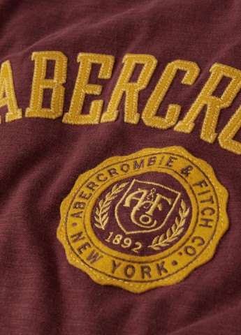 Бордовая футболка Abercrombie & Fitch