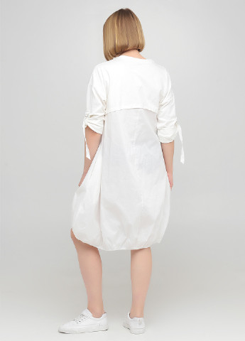 Молочное кэжуал платье баллон Made in Italy с надписью