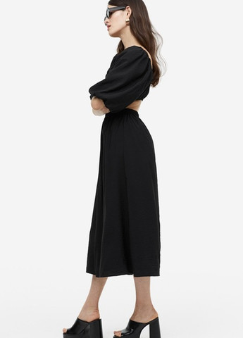 Черное кэжуал платье клеш H&M однотонное