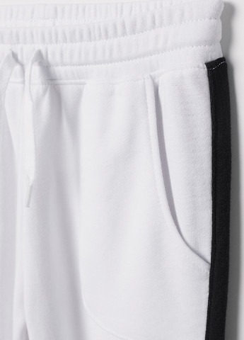 Белые спортивные демисезонные джоггеры брюки H&M