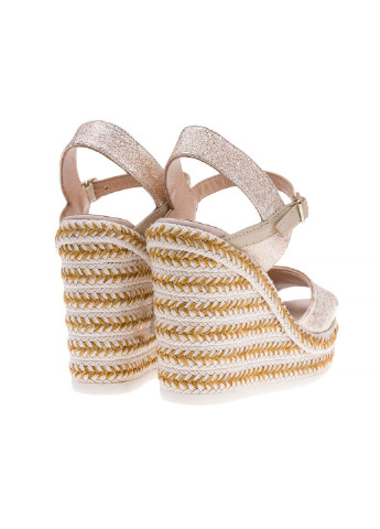Золотые босоножки KANNA